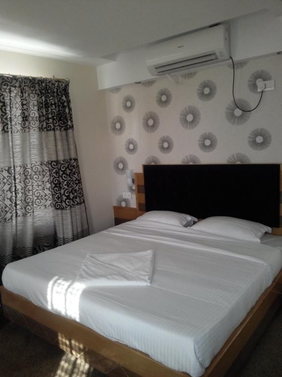 Srīnagar The Hyde Park Inn الغرفة الصورة