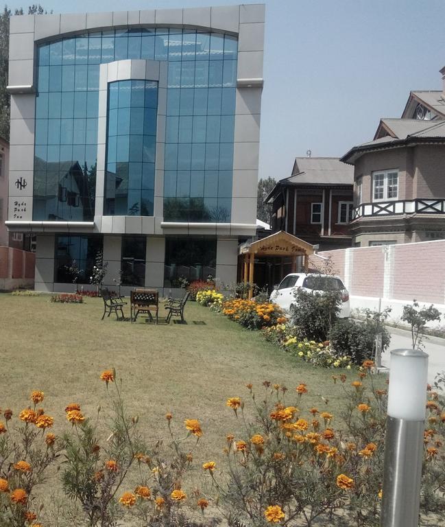Srīnagar The Hyde Park Inn الغرفة الصورة